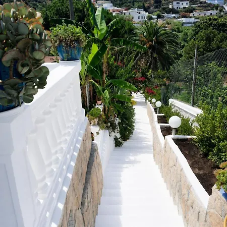 Casa Simonetta Il Roseto Ponza